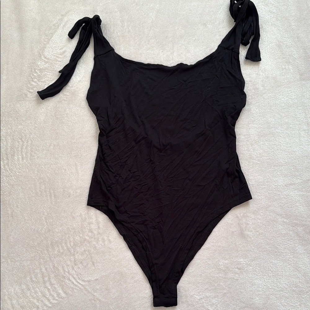 SHEIN Black Tie-Shoulder Bodysuit